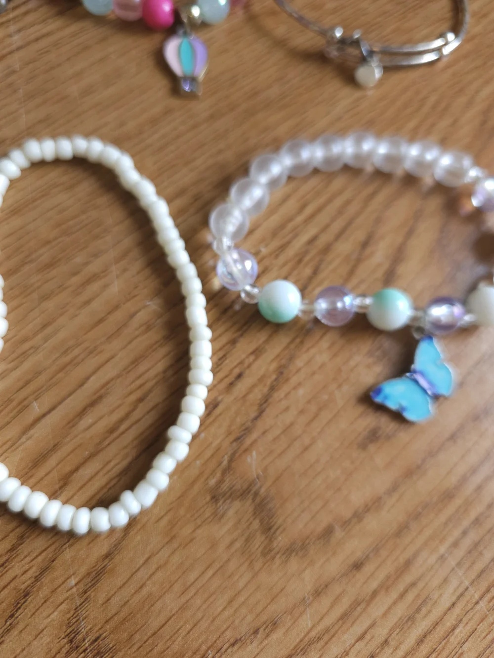 4/$10 Lot Girls Bracelets 8 Beaded